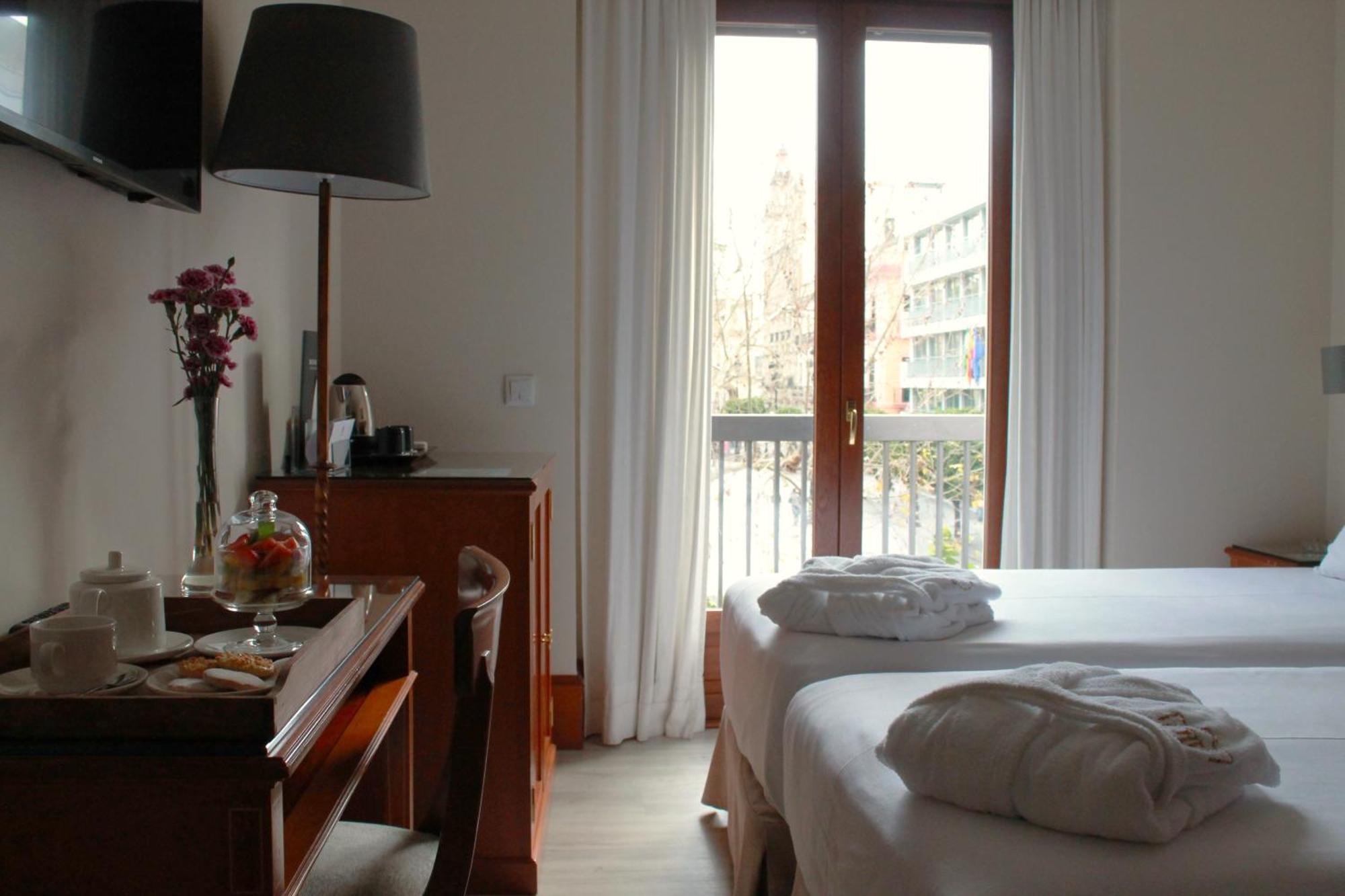Hotel Inglaterra Siviglia Esterno foto